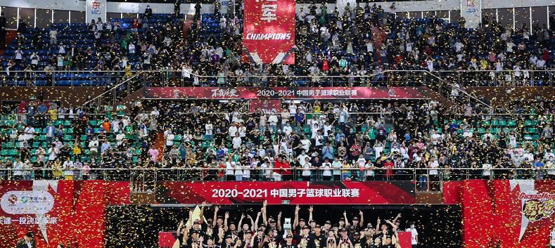 哈维和德科想留住坎塞洛 曼城为他估价2500万欧据西班牙媒体《世界体育报》报道，巴塞罗那俱乐部高层目前明确的是，他们将努力买断从曼城租借来的葡萄牙后卫坎塞洛。